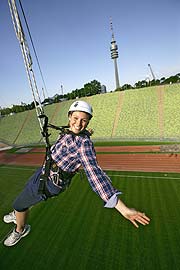 Zeltdachtour mit Flying Fox (©Foto: Olympiapark)